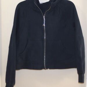 LULULEMON FULL ZIP CROPPED
SCUBA HOODIE SWEATSHIRT
NAVY M/L